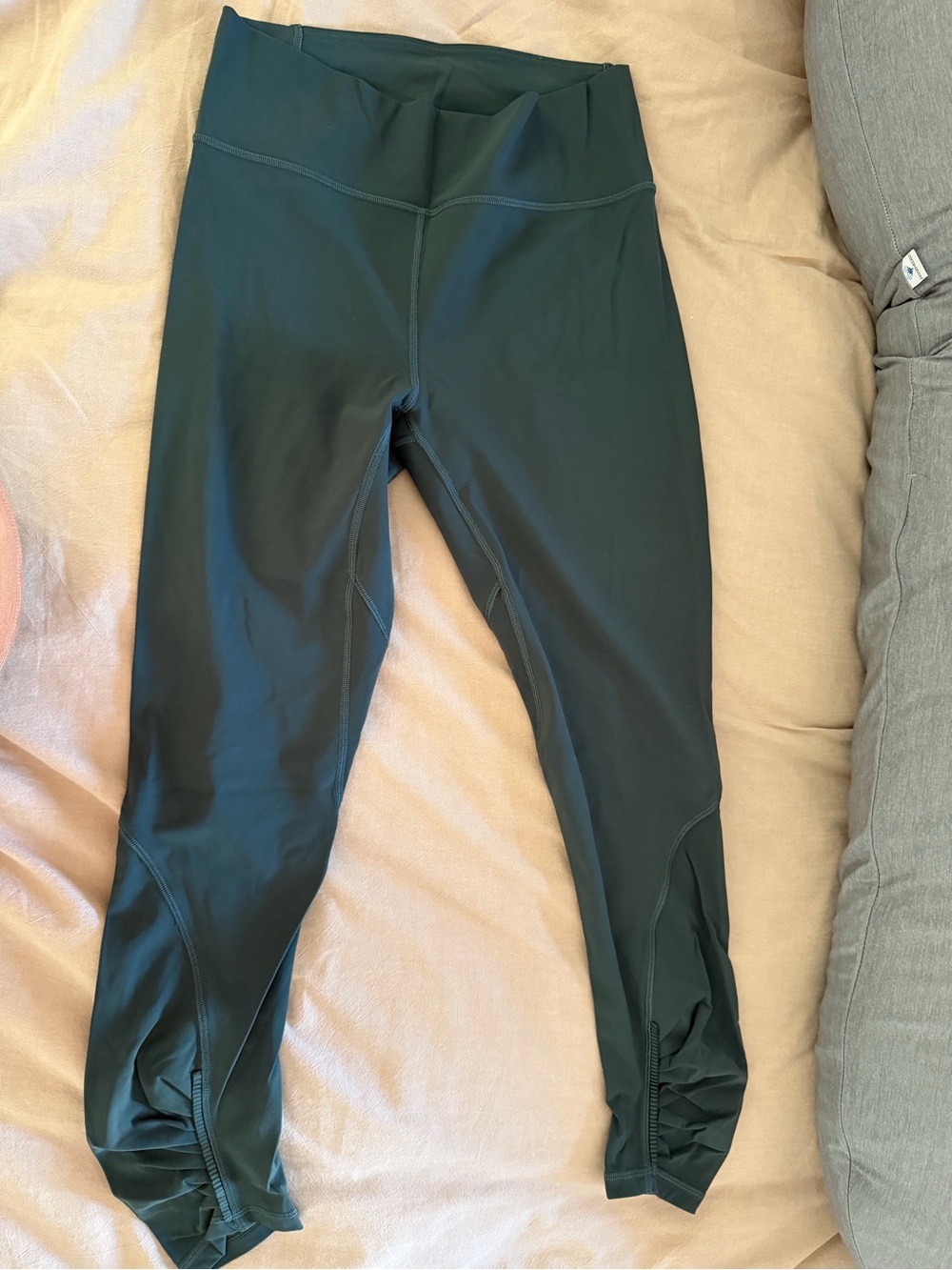lululemon athletica forest green high-rise ruched ankle leggings